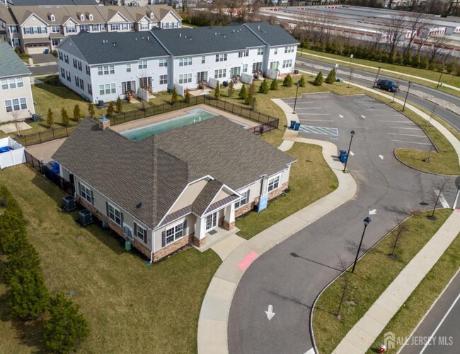 Building Photo - 25 Larkspur Ln