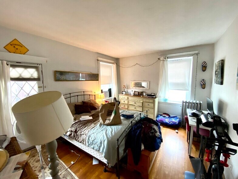 Building Photo - 15 Parkman St