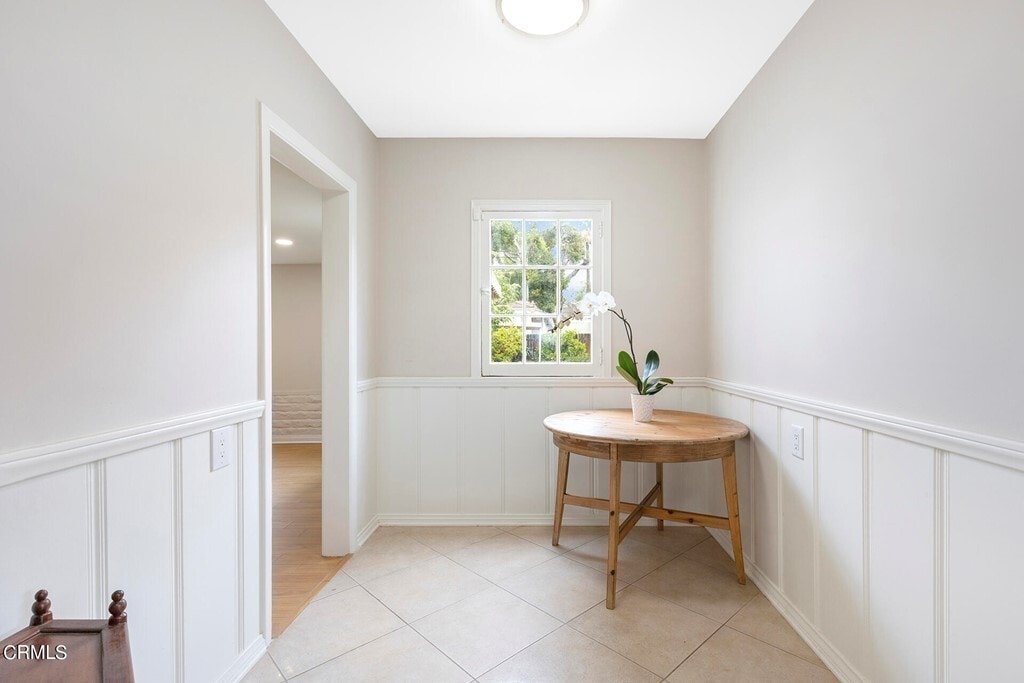 Breakfast Nook - 2963 Sheffield Rd