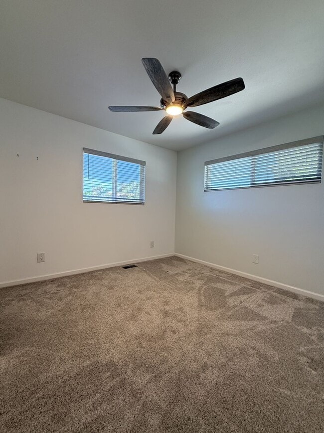 Building Photo - 2245 Sandia Dr