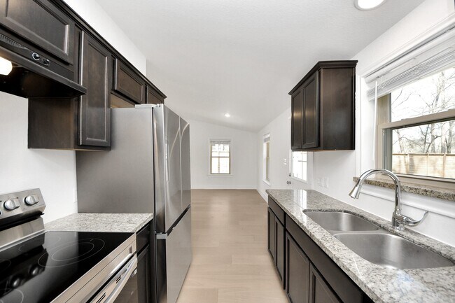 Building Photo - 10804 Longleaf Dr