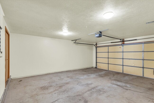 Building Photo - 2731 Rainbow Ave