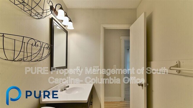 Building Photo - 1829 Memorial Dr