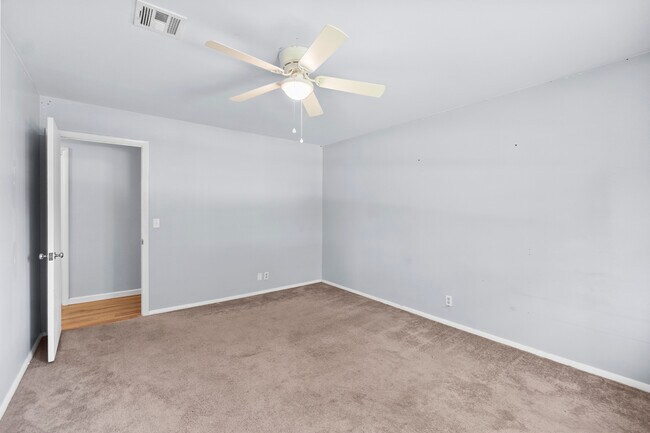 Building Photo - 5854 E 46th Pl