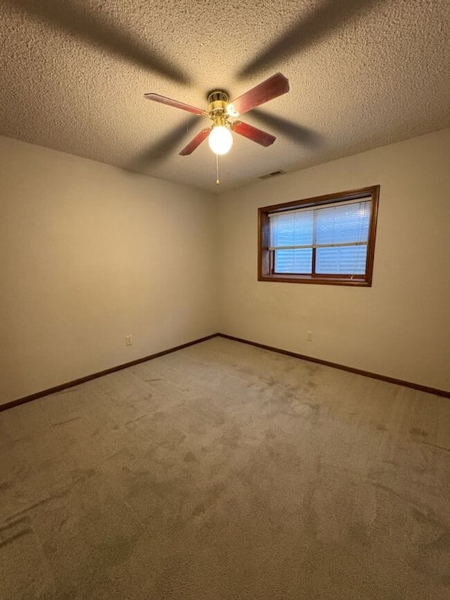 Building Photo - 3 BEDROOM | 2 BATH | DUPLEX | WEST