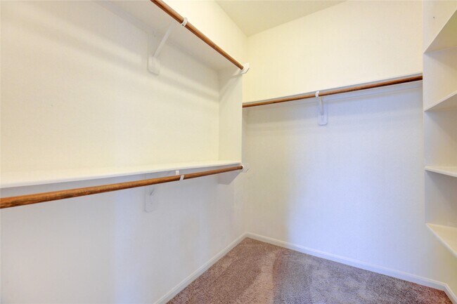 Building Photo - 12130 La Strada St