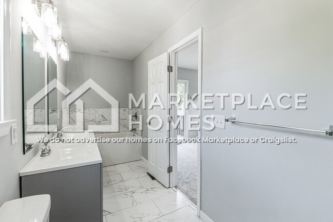 Building Photo - 1803 1/2 N 28th St