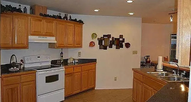 Building Photo - 123 La Paloma Dr