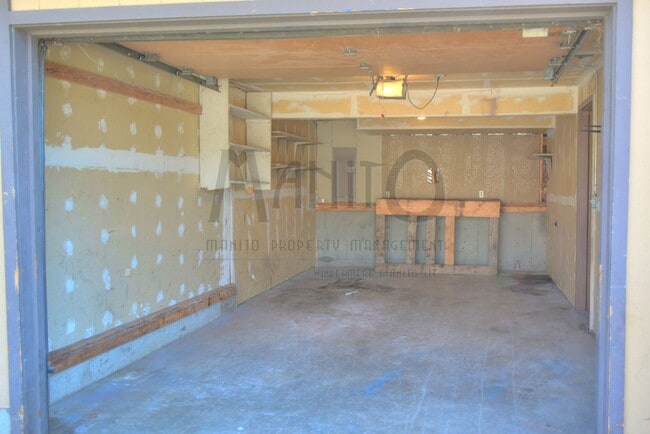 Building Photo - **COMING SOON** Clean & Spacious Spokane Valley Duplex