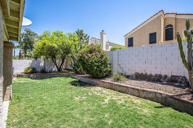 Building Photo - 16221 S 34th Way