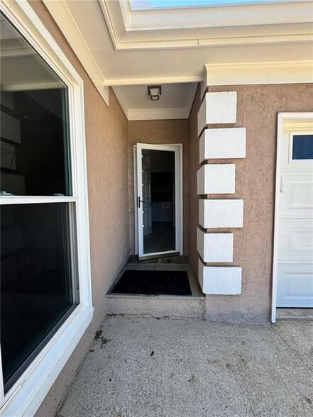 Building Photo - 1230 St Ives Ct