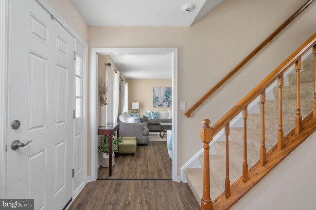 Building Photo - 15 Owen St