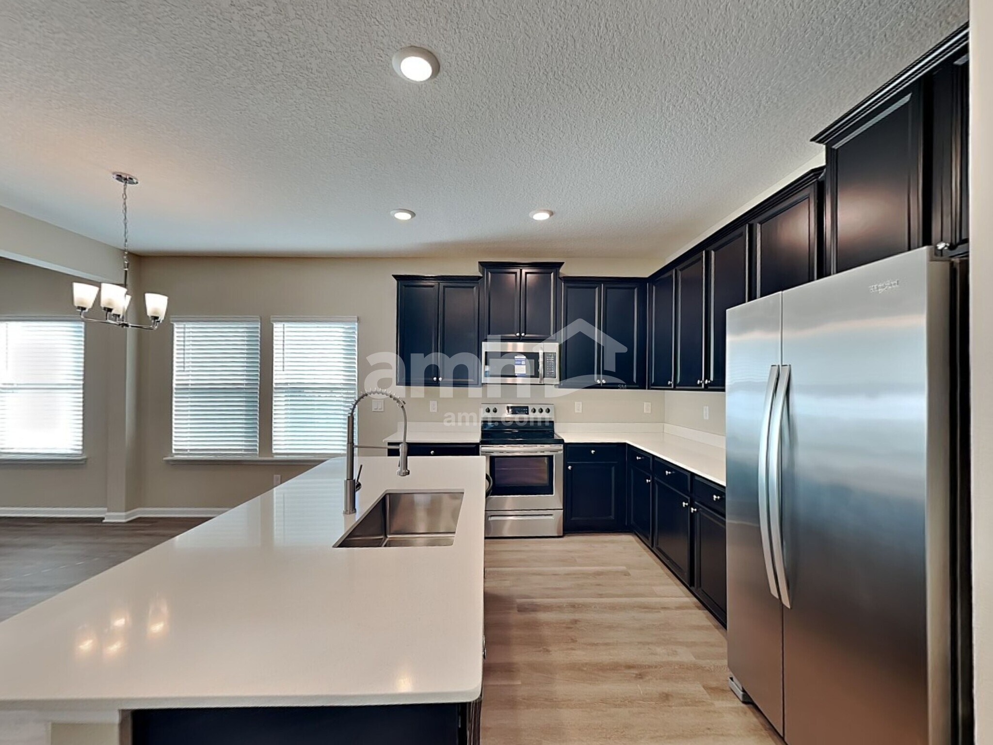 Building Photo - 245 Hemlock Pt