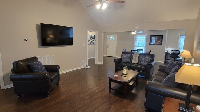 Building Photo - Northmeade Woods Subdivision