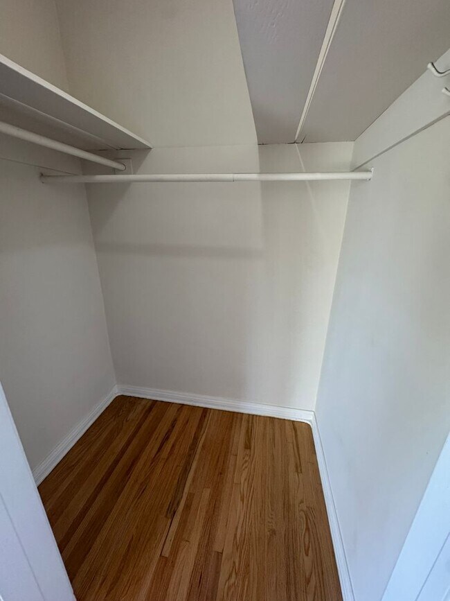 Building Photo - 114