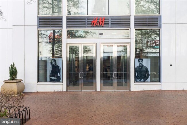 Building Photo - 7923 Eastern Ave NW