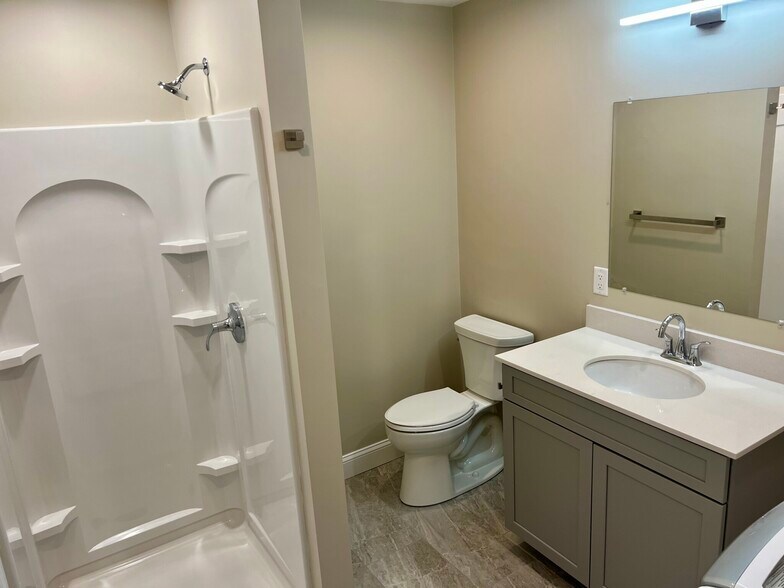 Building Photo - 11 Garfield Ave