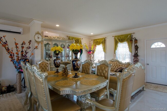 Building Photo - 126 Trafalgar Dr