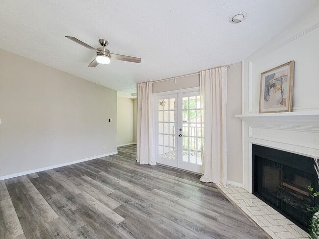 Building Photo - 2220 Bering Dr