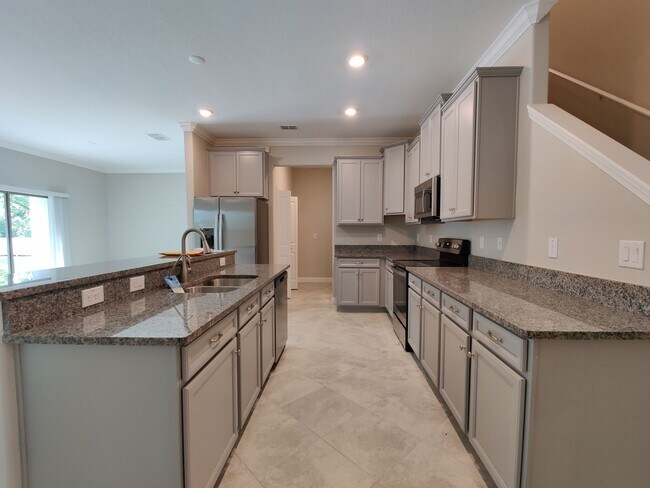 Building Photo - 1290 White Fox Run