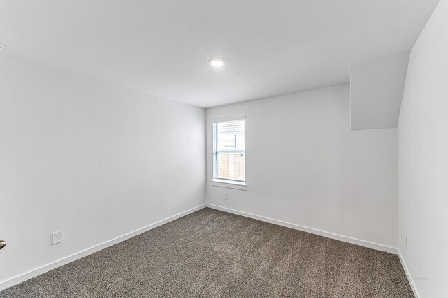 Building Photo - 30226 Belgrade Pk Ln
