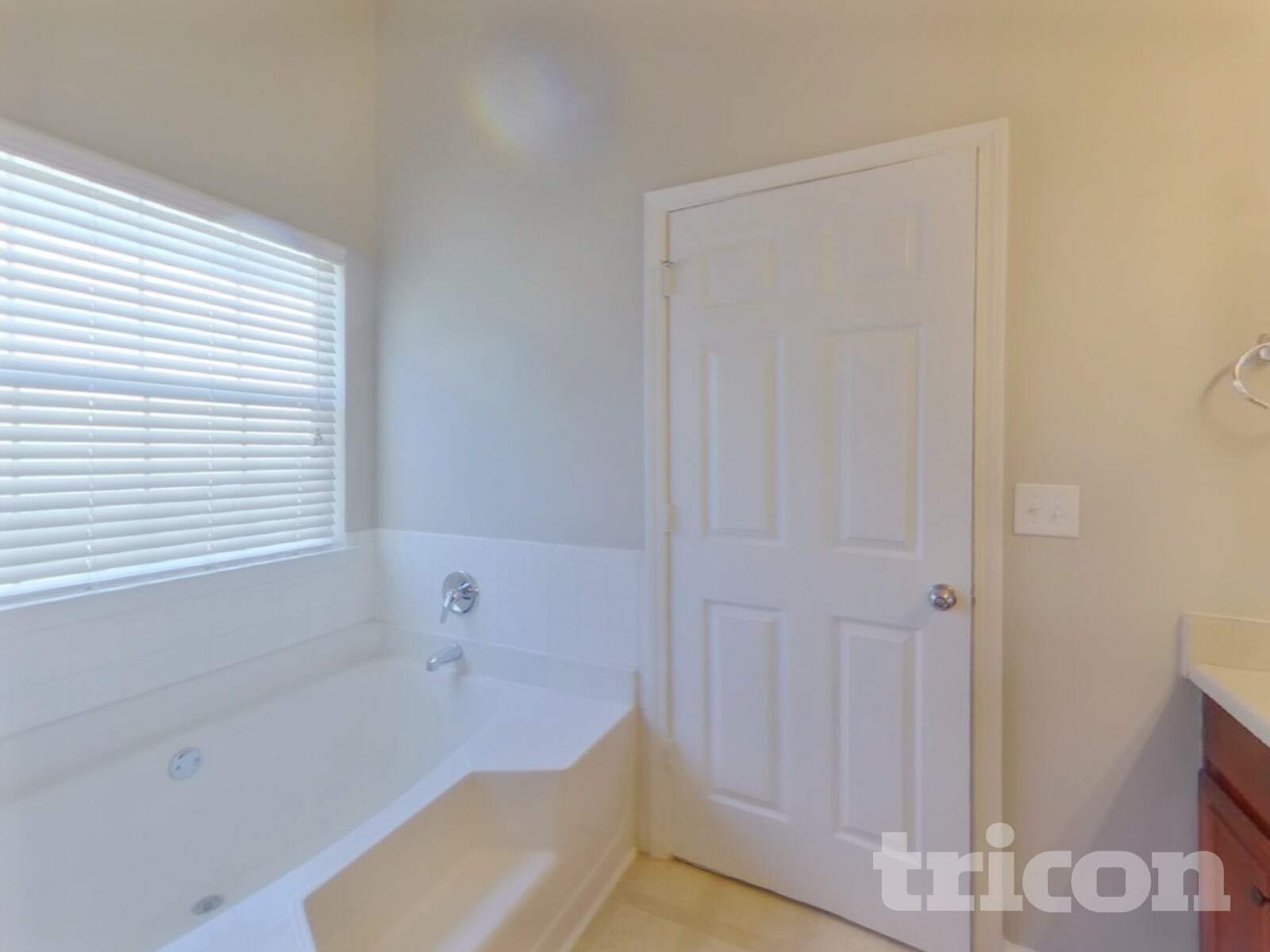 Building Photo - 1418 White Rocks Way NE