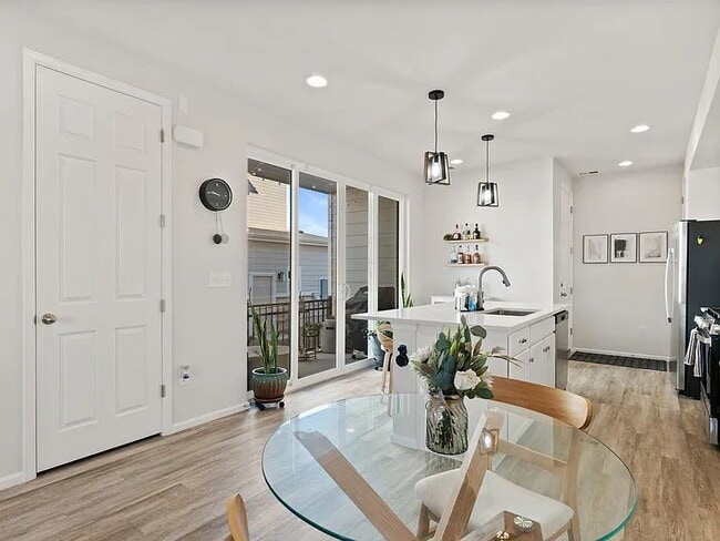 Building Photo - Stunning 3 bedroom, 2.5 bathroom home. New...