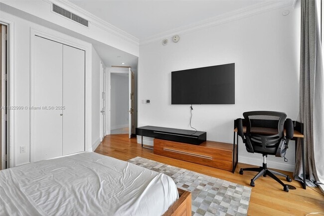 Building Photo - 20155 NE 38th Ct