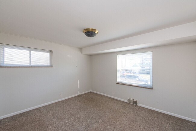Building Photo - 3071 Neisel Ave