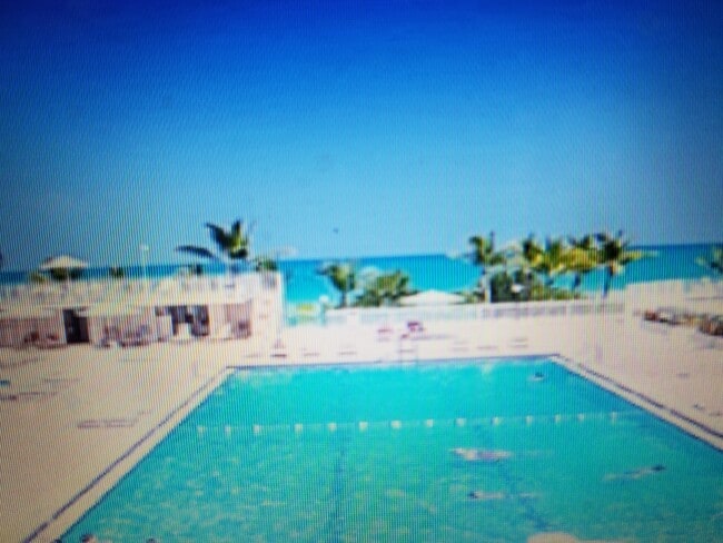 pool and jacuzzi overlooks ocean - 5401 Collins Ave