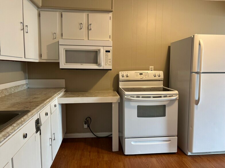 Kitchen - 89 N 16th Ave