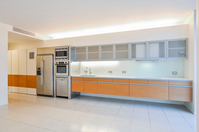 Building Photo - Studio with incredible views of the Strip!