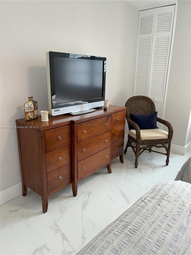 Building Photo - 5701 Collins Ave