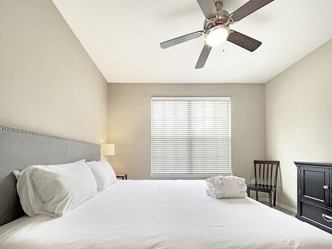 Building Photo - 1890 Sweetbroom Cir