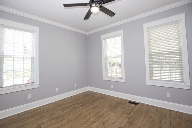 Building Photo - "Spacious and Inviting 2620 sq. ft. Home i...