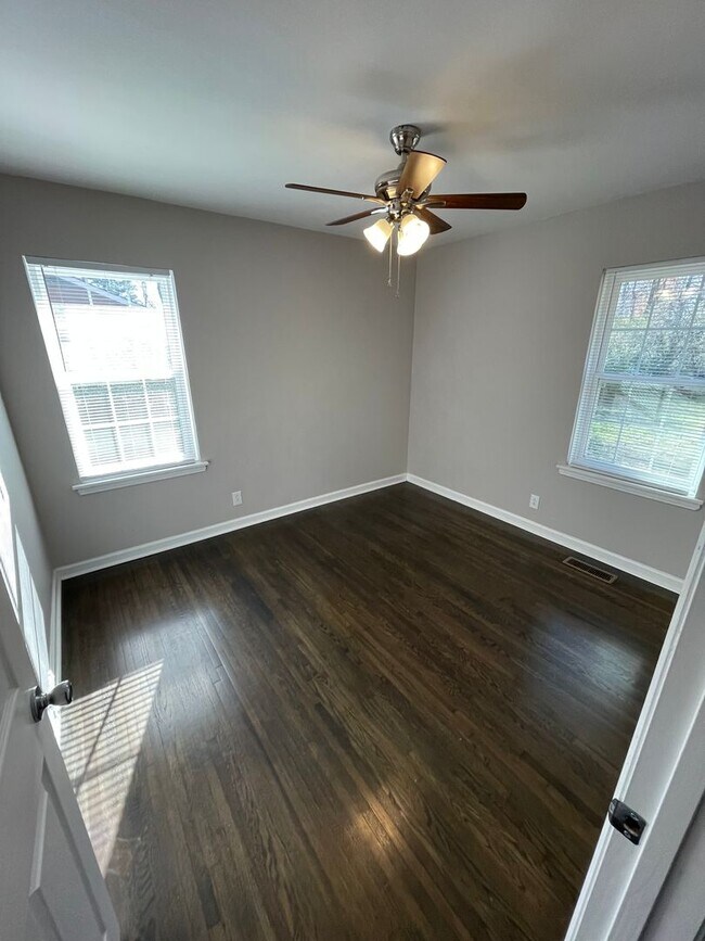 Building Photo - Renovated 1950's 3 Bedroom Home For Rent!
