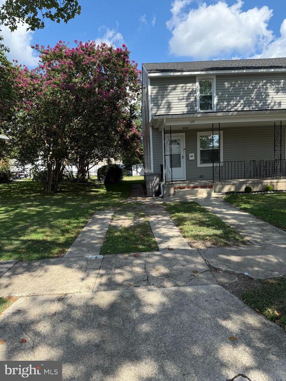 Building Photo - 577 Nassau Ave