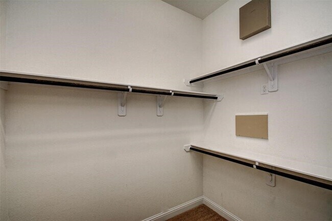 Building Photo - 106 Bella Sole