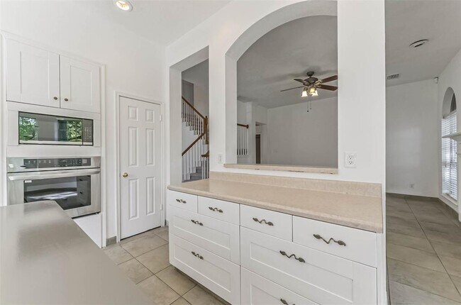 Building Photo - 15206 Evergreen Knoll Ln