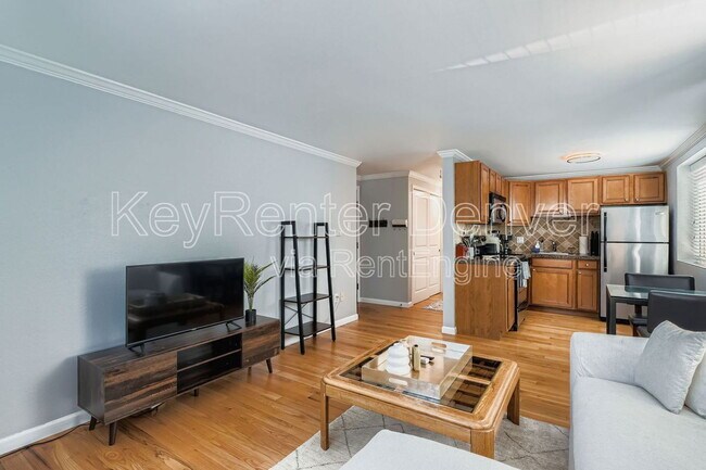 Building Photo - 1327 Steele St