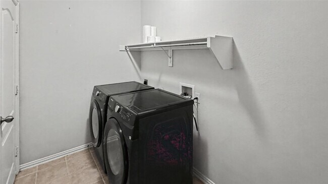 Building Photo - 2704 Evening Mist Dr