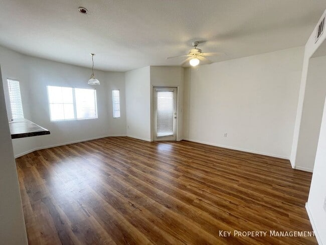 Building Photo - 6160 Rumrill St