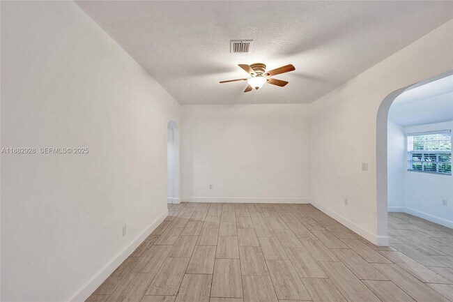 Building Photo - 4718 NW 15th Ave