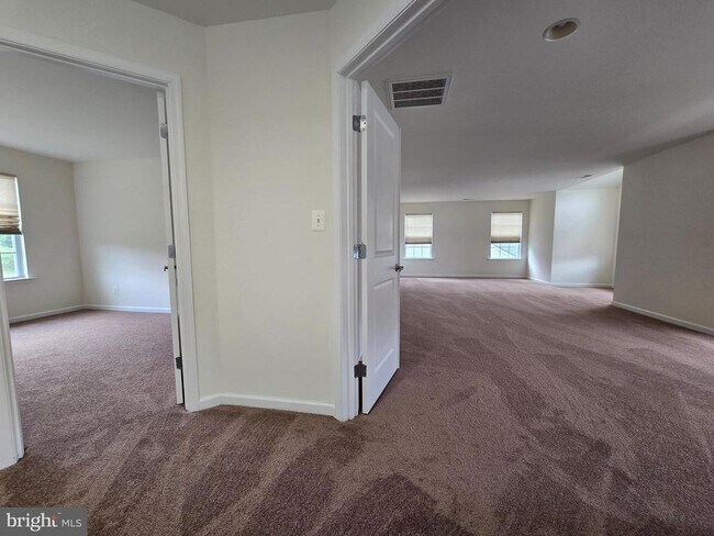 Building Photo - 173 Heartleaf Ln