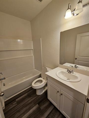 Building Photo - 16516 Jasmine Springs Dr