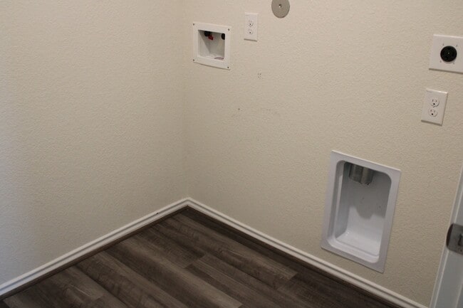 Building Photo - 9810 Copper Ranch Trail