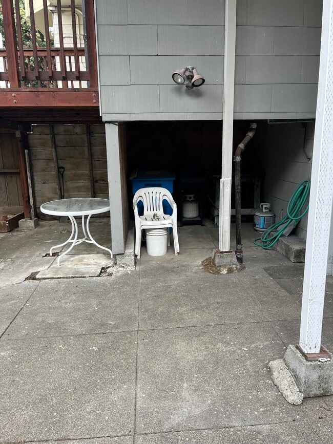 Building Photo - 1308 Dolores St