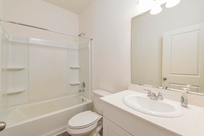 Building Photo - 1004 Wild Enclave Ln