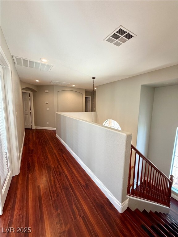 Building Photo - 2301 Summer Home St