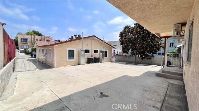 Building Photo - 651 Maltman Ave